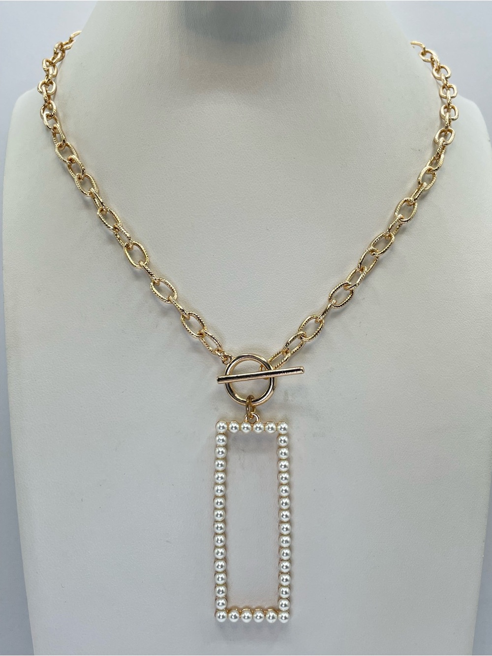 Gold Tone Faux Pearl Rectangle Pendant Toggle Chain Necklace 17”